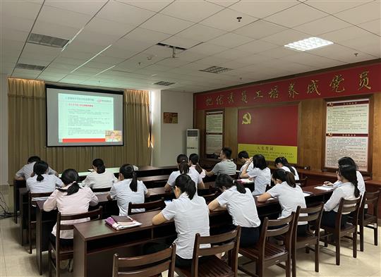 九游会集团有限公司
组织参加疫情常态化下建筑企业经营管理风险管控培训